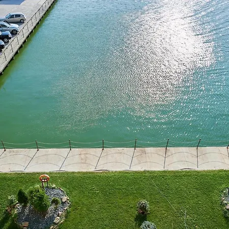 Sailing Lake Mamaia Apartmán