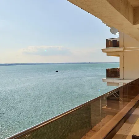 Sailing Lake Mamaia Apartmán