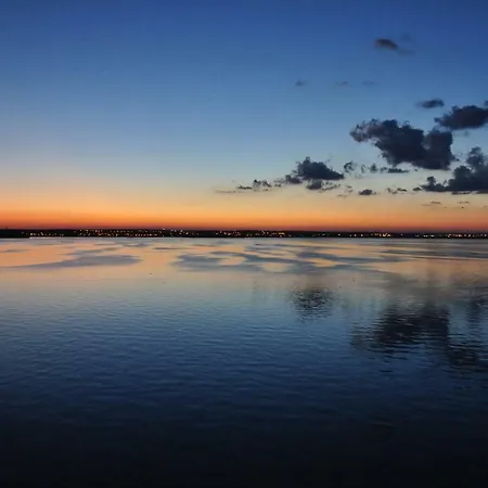 Sailing Lake Mamaia Apartmán